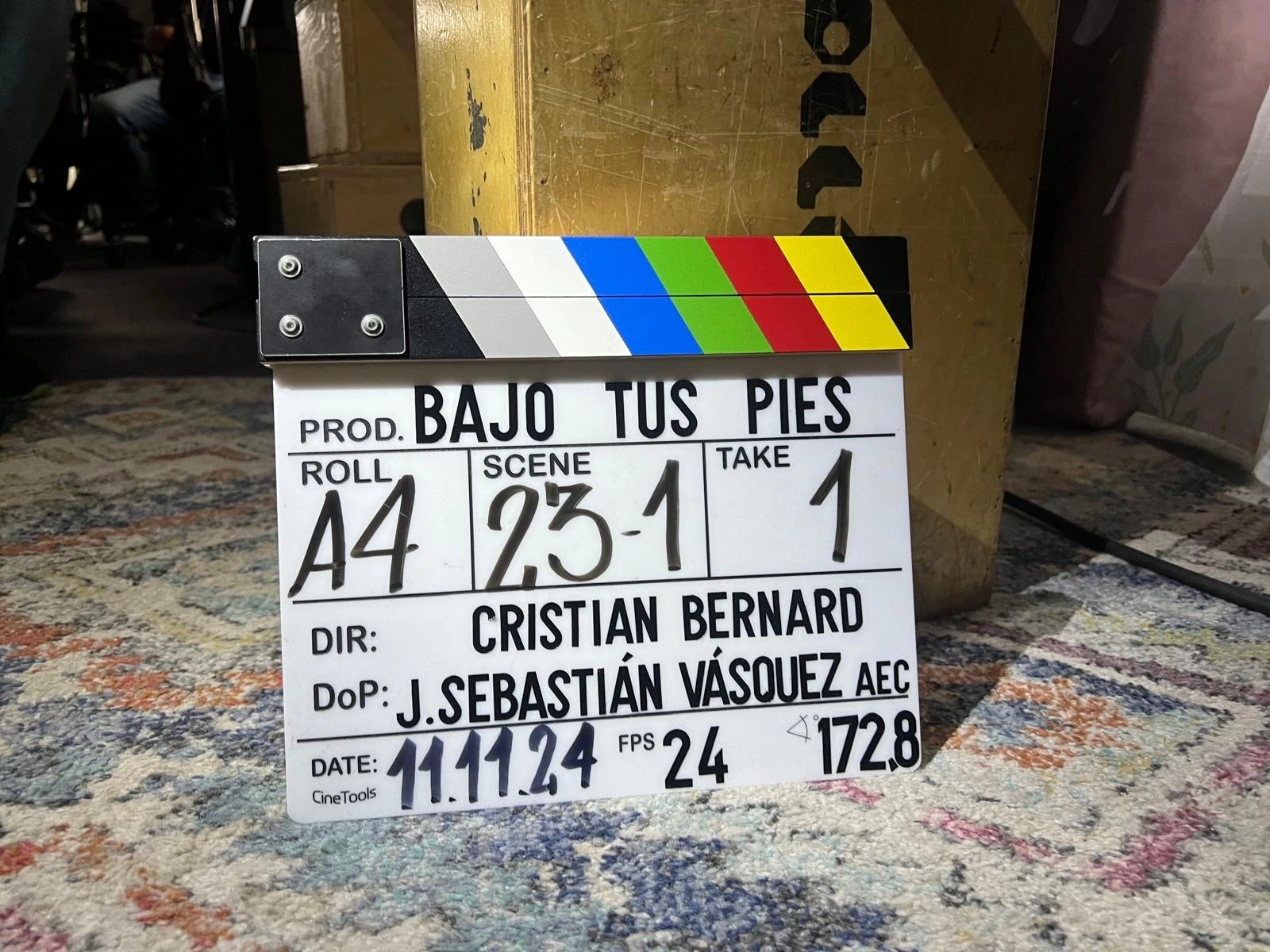 Bajo tus pies slate on set, shot with CFS Grip crew
